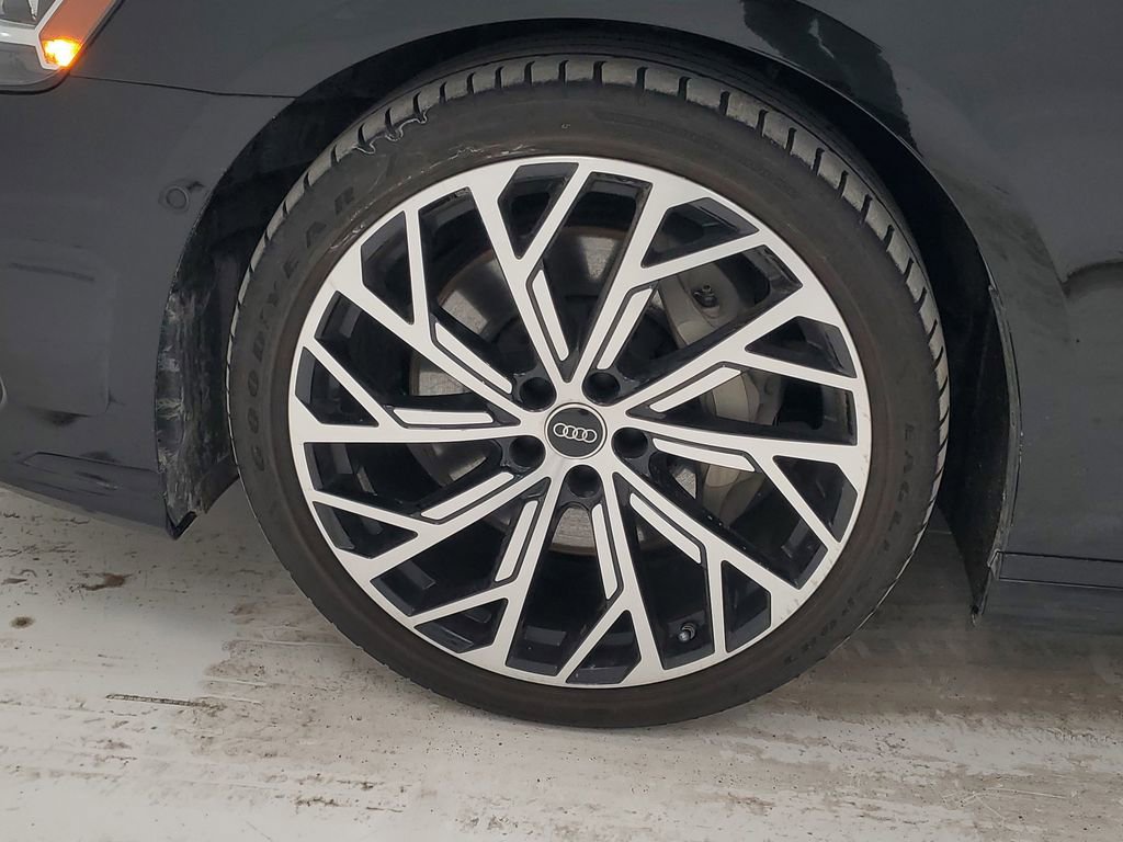 Used 2023 Audi A8 L 3.0T w/ Luxury Package image 8