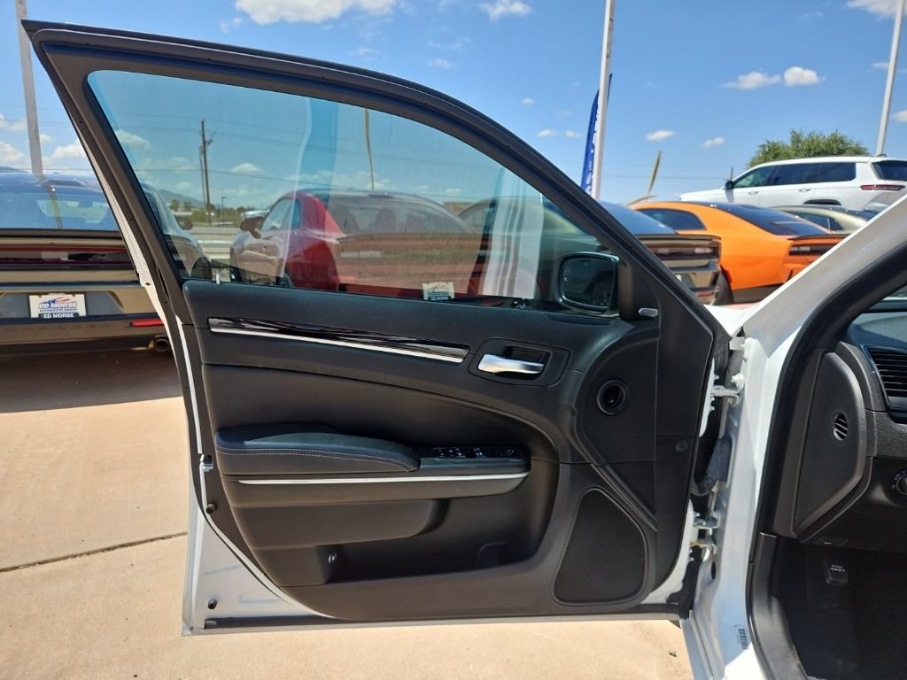 Certified 2023 Chrysler 300 S RWD image 10