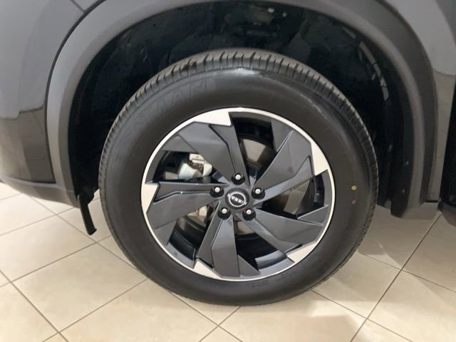 Used 2024 Nissan Rogue SV image 29