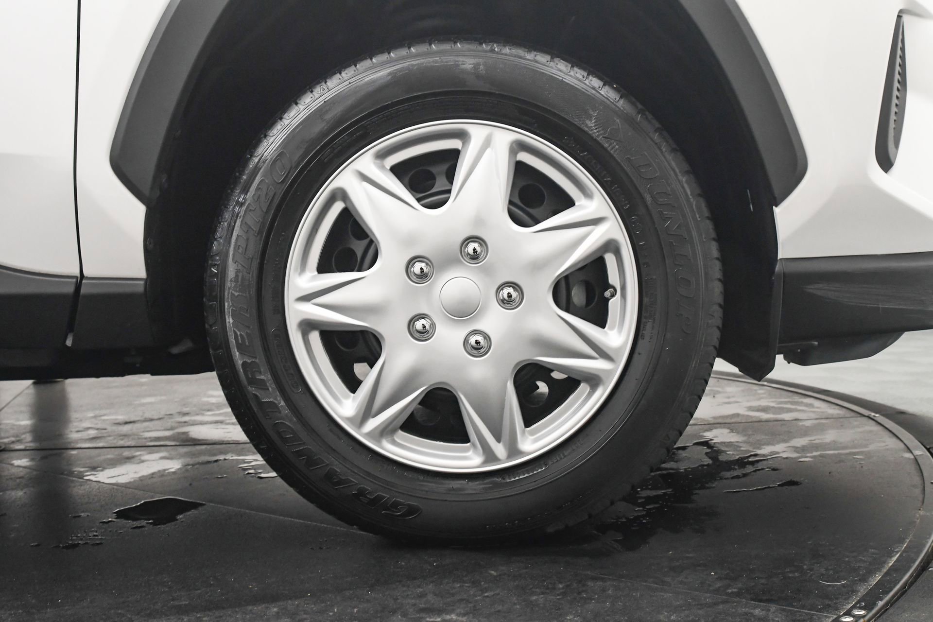 Used 2023 Toyota RAV4 LE AWD/4WD image 33