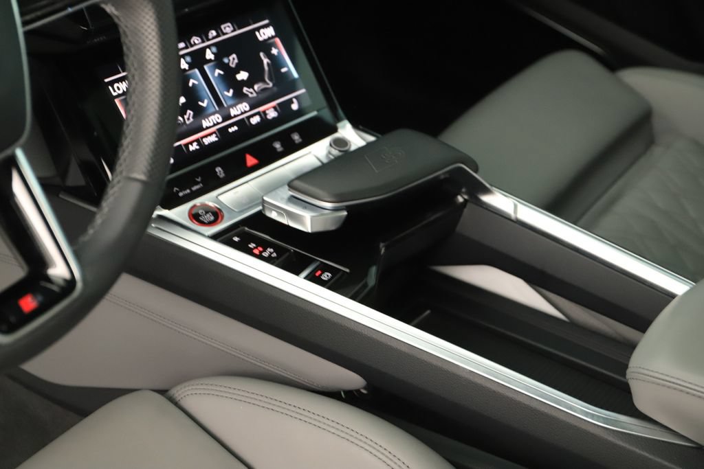 Certified 2024 Audi SQ8 e-tron Premium Plus w/ Black Optic Package AWD/4WD image 17