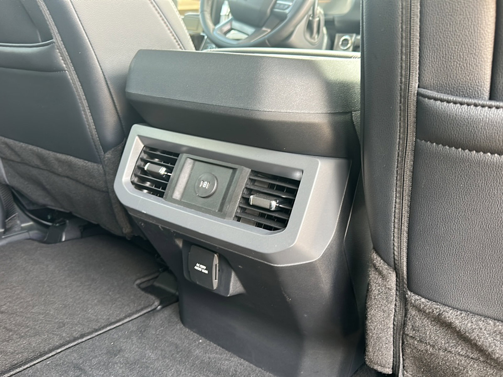 Used 2025 Ford F550 4x4 Crew Cab Super Duty image 25