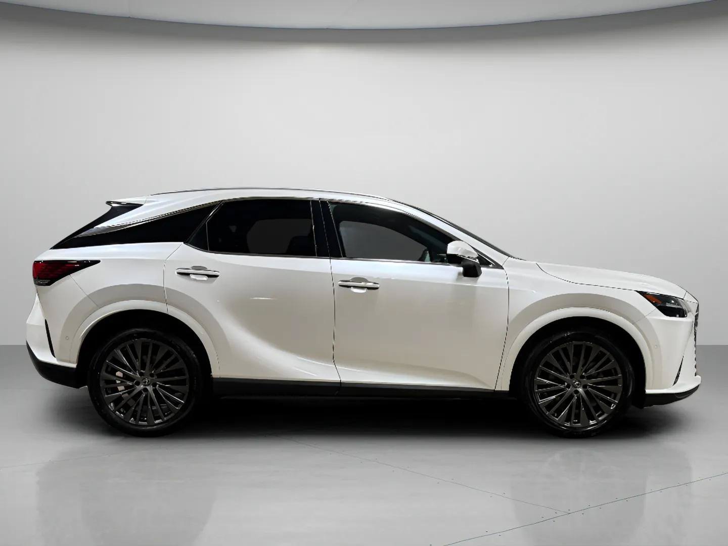 Certified 2023 Lexus RX 350 AWD w/ Accessory Package image 2