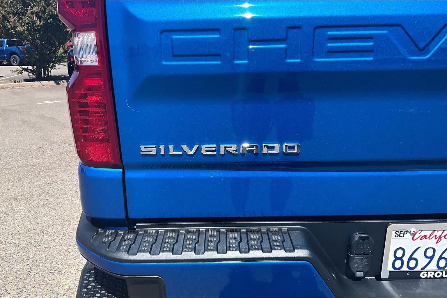 Used 2023 Chevrolet Silverado 1500 Custom AWD/4WD image 9