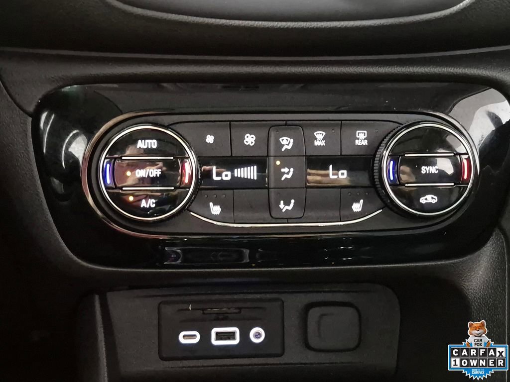 Certified 2022 Buick Encore GX Essence w/ Advanced Technology Package FWD image 18