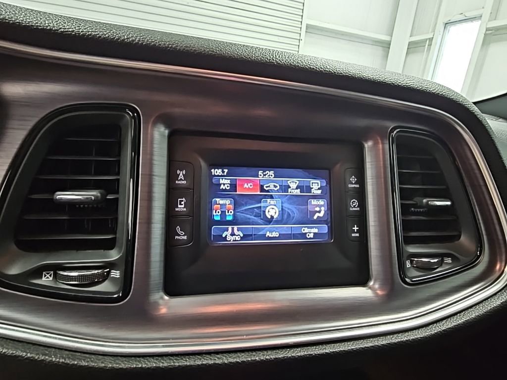 Used 2015 Dodge Challenger SXT image 16
