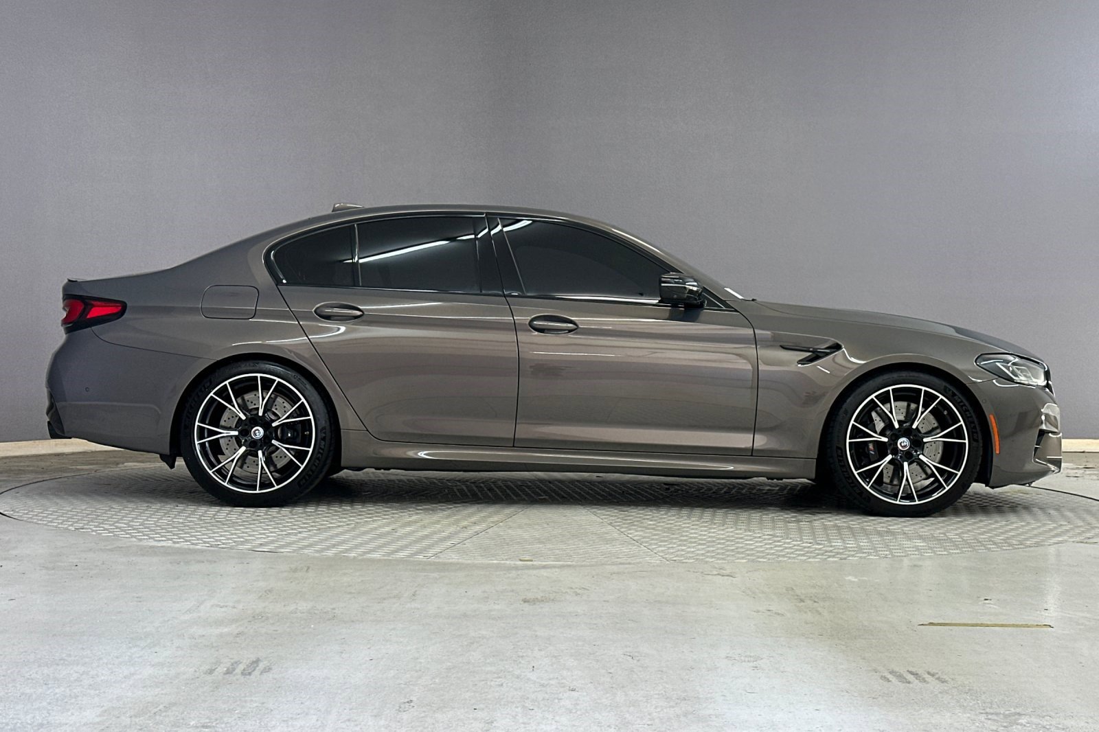 Used 2023 BMW M5 w/ Competition Package image 7