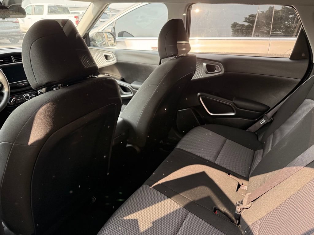Used 2023 Kia Soul LX FWD image 16