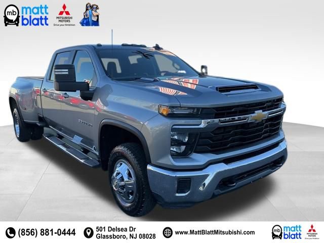 Used 2024 Chevrolet Silverado 3500 LT image 34