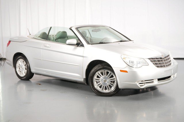 Used 2008 Chrysler Sebring Touring FWD image 9
