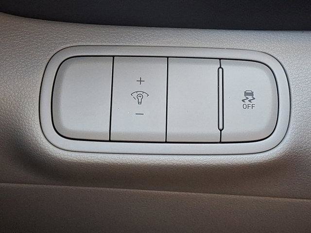 Certified 2024 Hyundai Venue SEL image 25