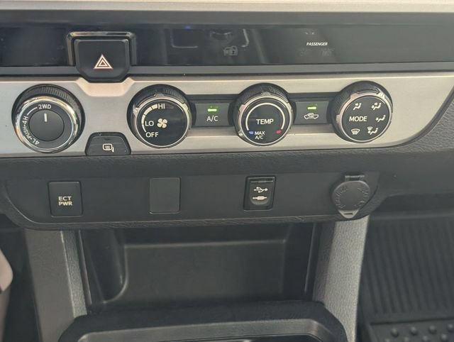 Used 2017 Toyota Tacoma SR5 w/ Tow Package AWD/4WD image 19