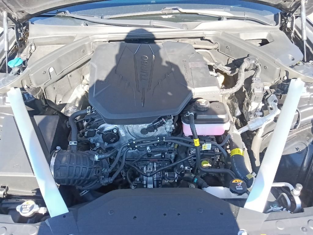 Used 2025 Genesis G70 2.5T image 34