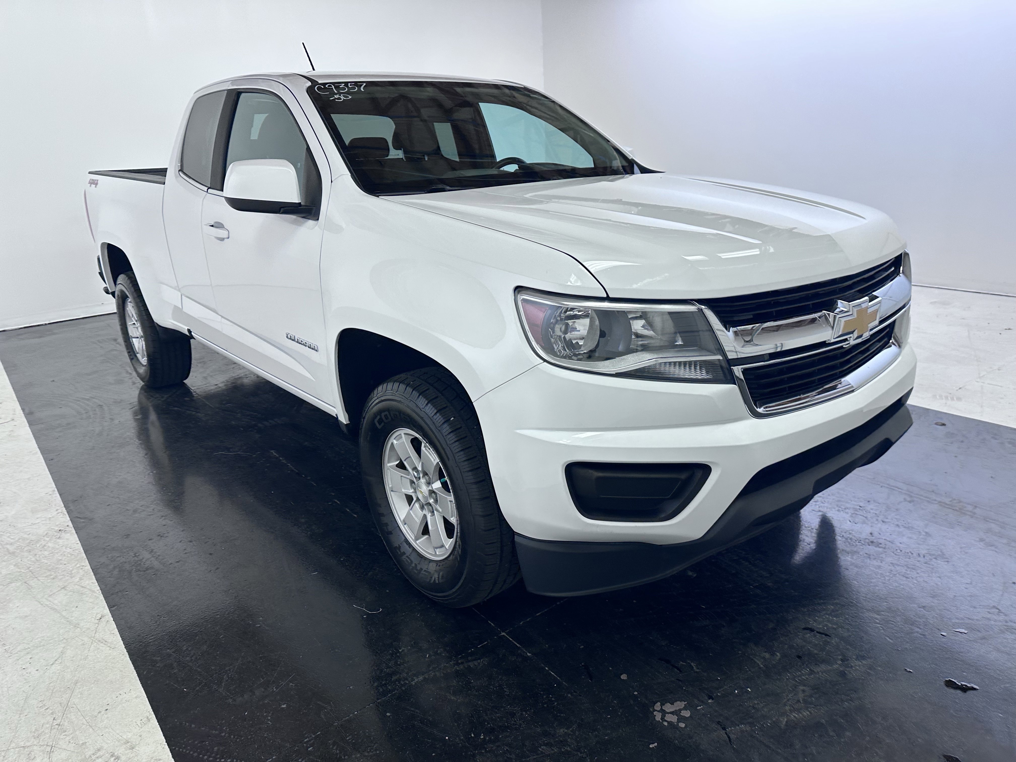 Used 2017 Chevrolet Colorado W/T w/ WT Convenience Package AWD/4WD image 2