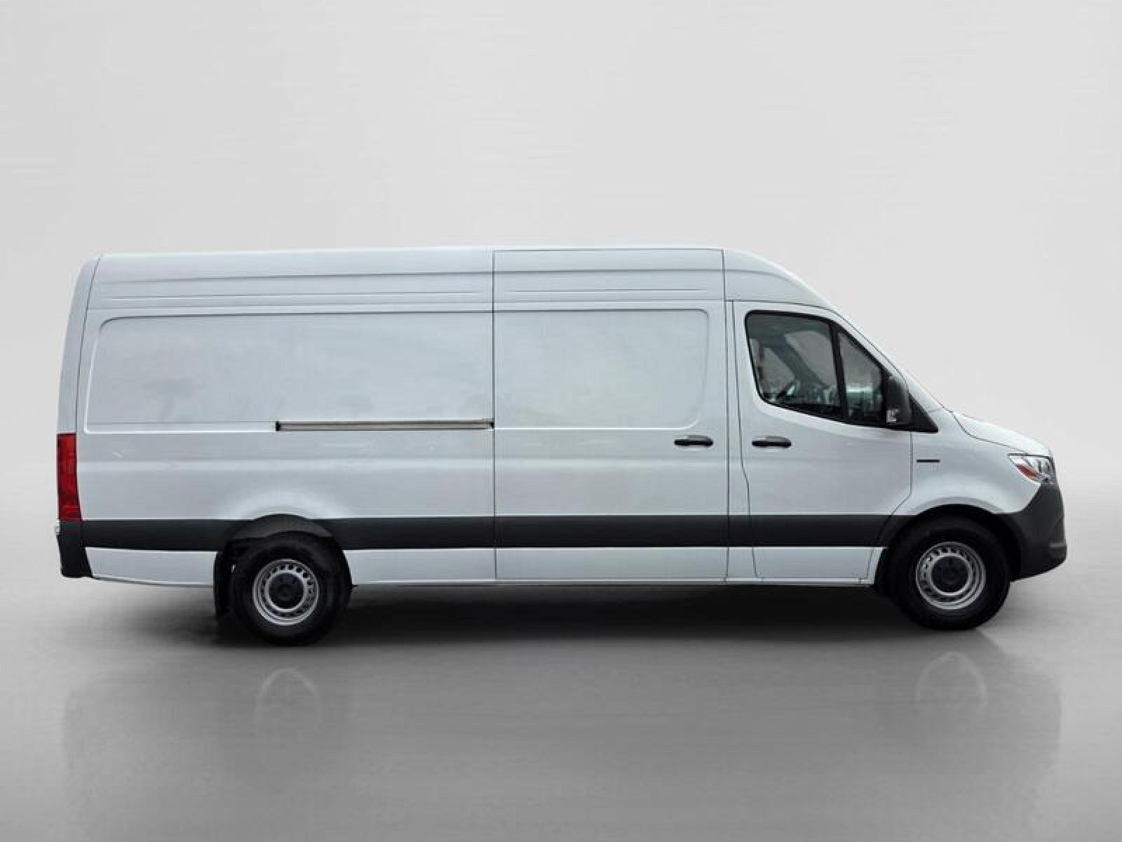 New 2025 Mercedes-Benz eSprinter 170 Cargo image 6