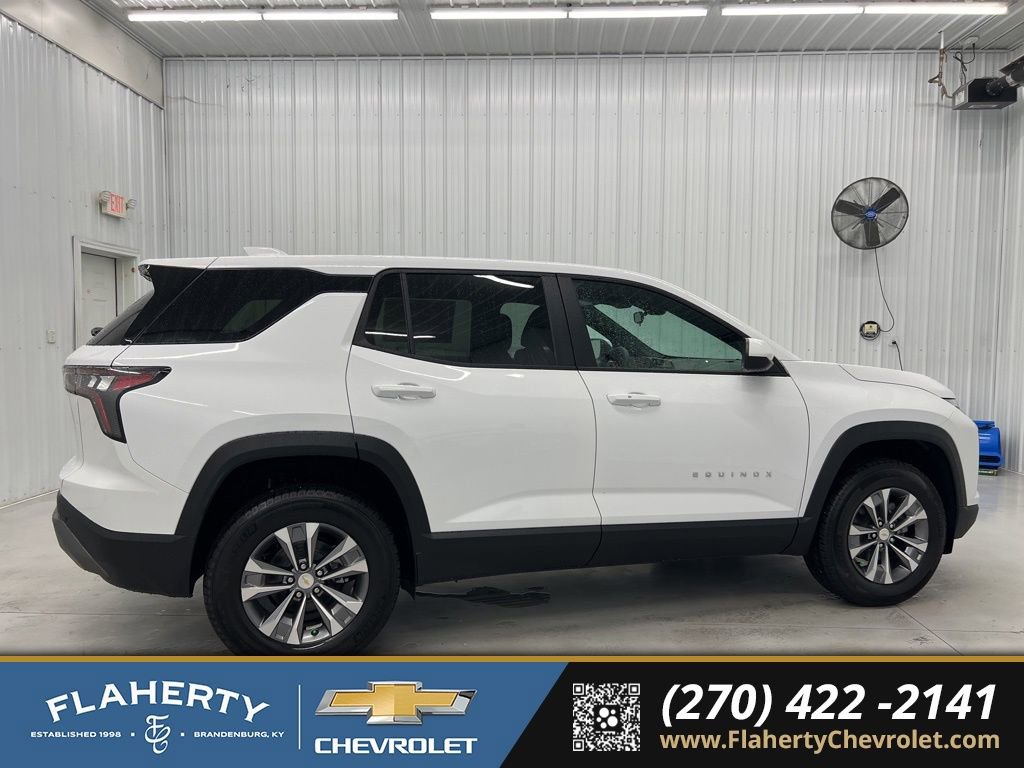 New 2026 Chevrolet Equinox LT image 2