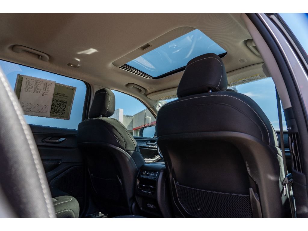 Used 2024 Jeep Grand Cherokee L Laredo image 17