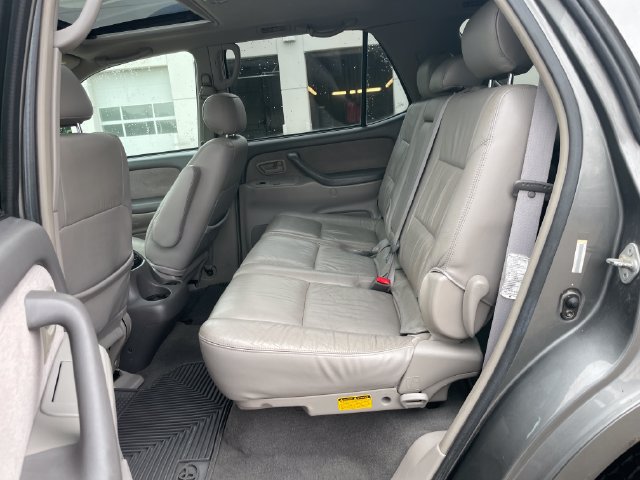 Used 2004 Toyota Sequoia SR5 w/ Preferred Pkg AWD/4WD image 27