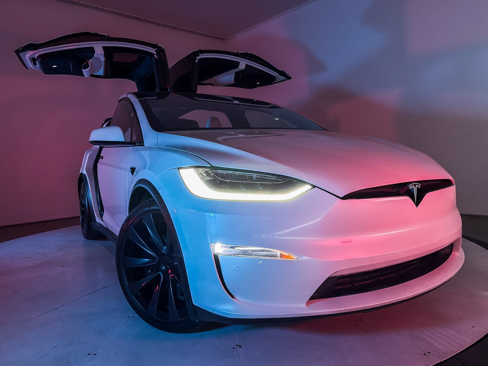 Used 2022 Tesla Model X AWD/4WD image 3