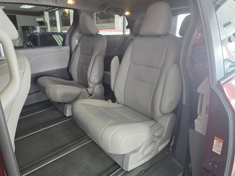 Used 2017 Toyota Sienna XLE w/ XLE Navigation Package image 10