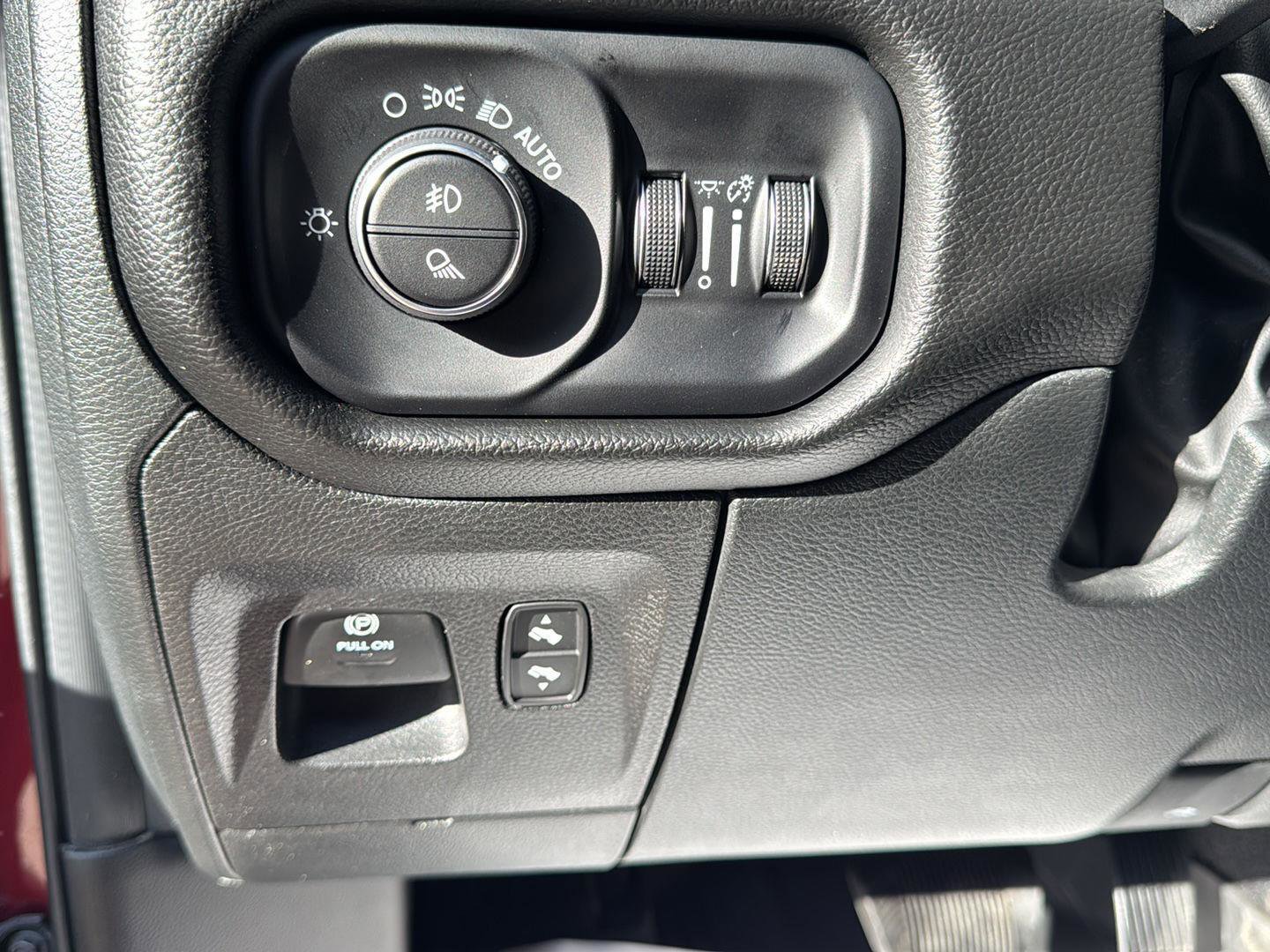 Used 2025 RAM 1500 Laramie w/ Sport Appearance Package image 12