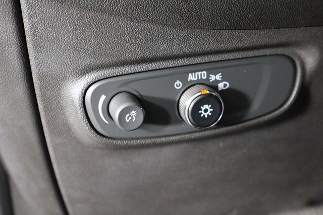 Used 2020 Chevrolet Equinox LS FWD image 22