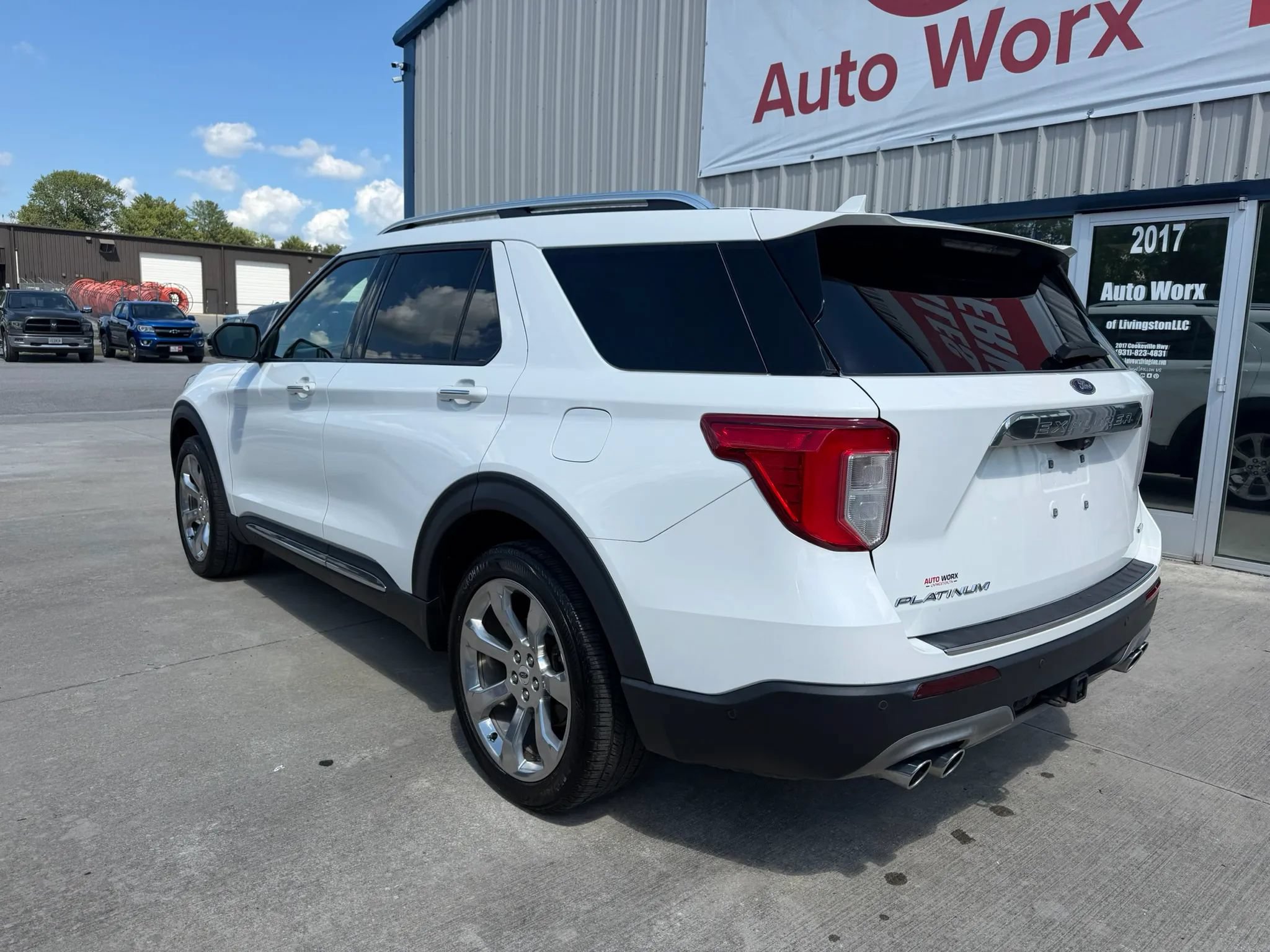 Used 2020 Ford Explorer Platinum w/ Premium Technology Package AWD/4WD image 25