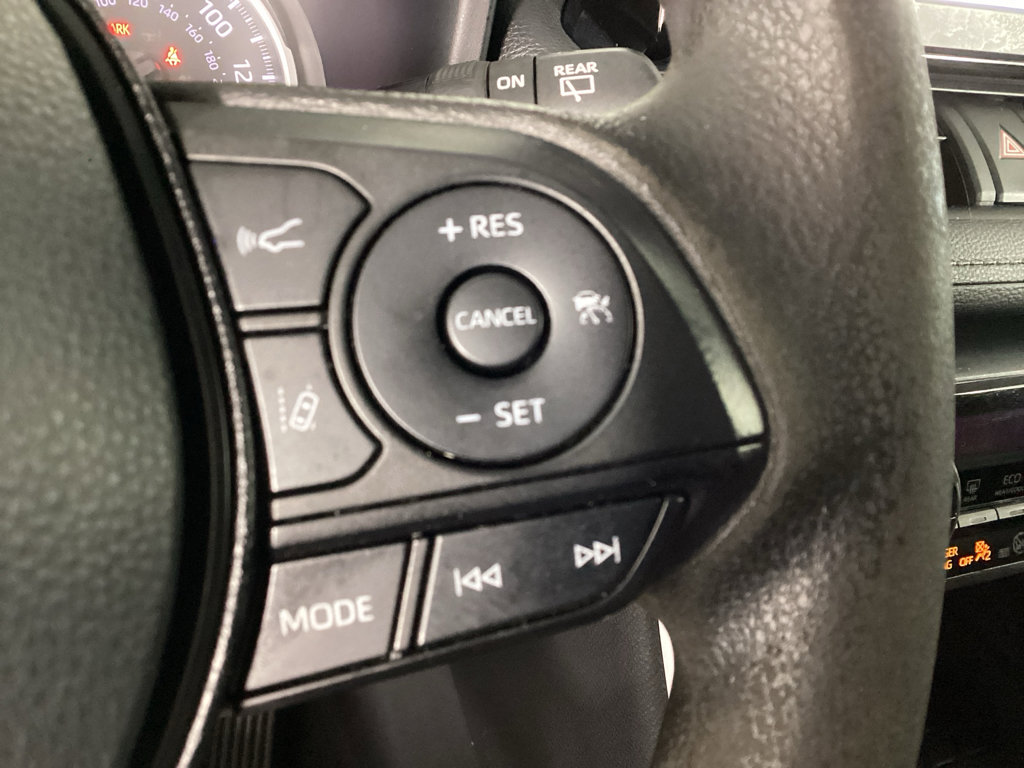 Used 2022 Toyota RAV4 XLE AWD/4WD image 23