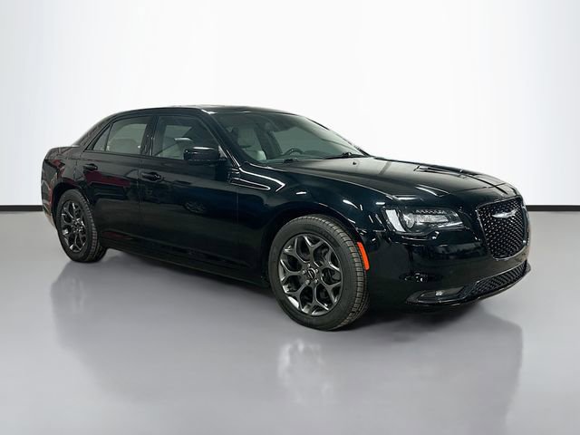 Used 2017 Chrysler 300 S image 3
