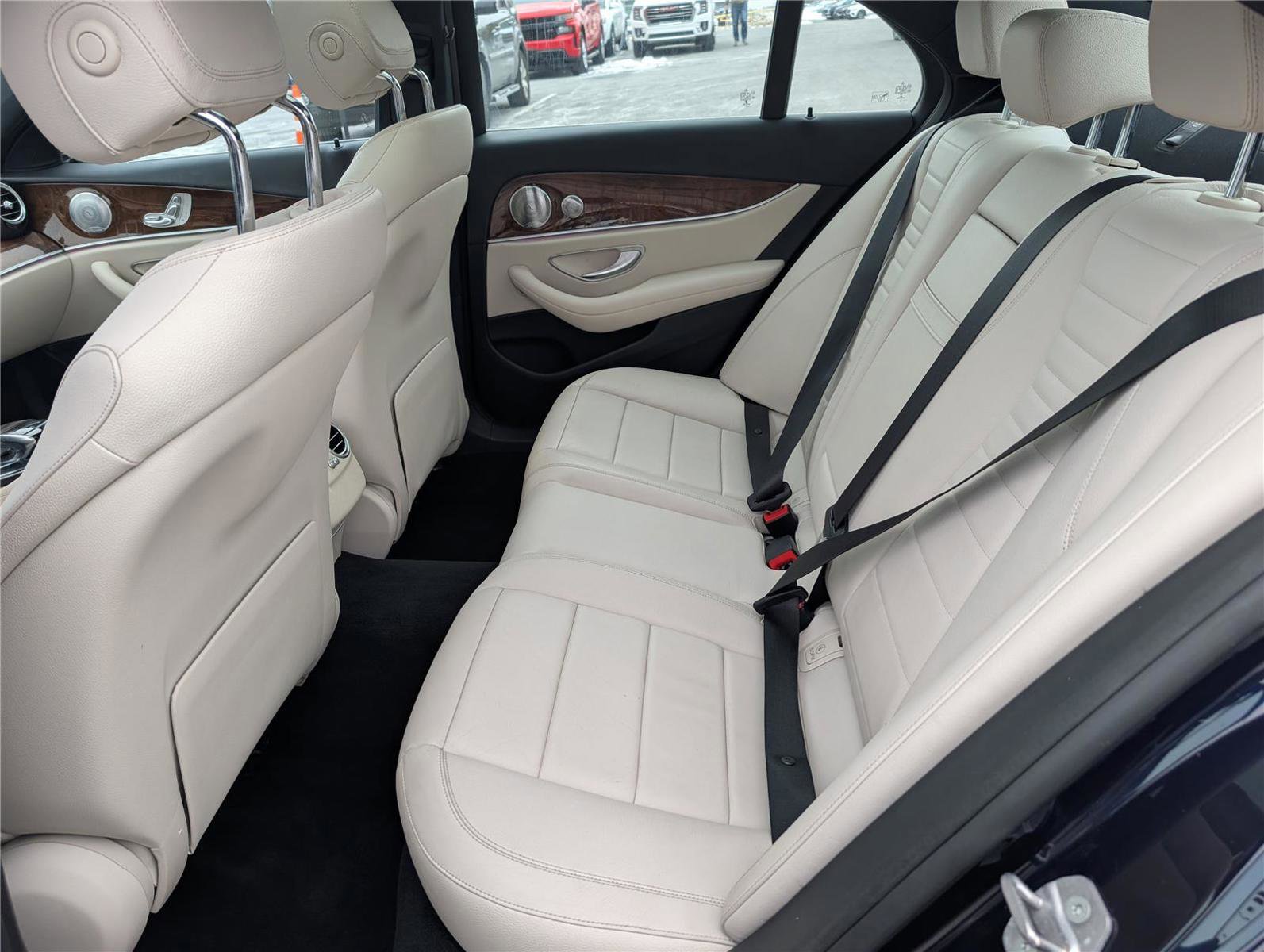 Used 2017 Mercedes-Benz E 300 4MATIC image 14