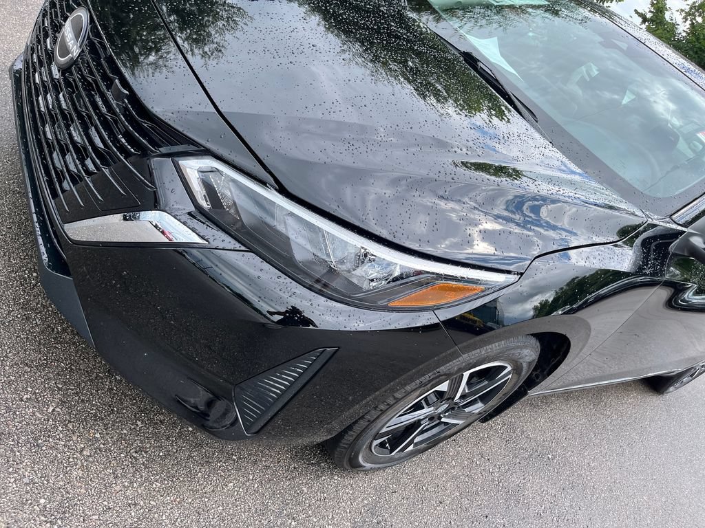 Certified 2025 Nissan Sentra SV w/ All-Weather Package FWD image 34