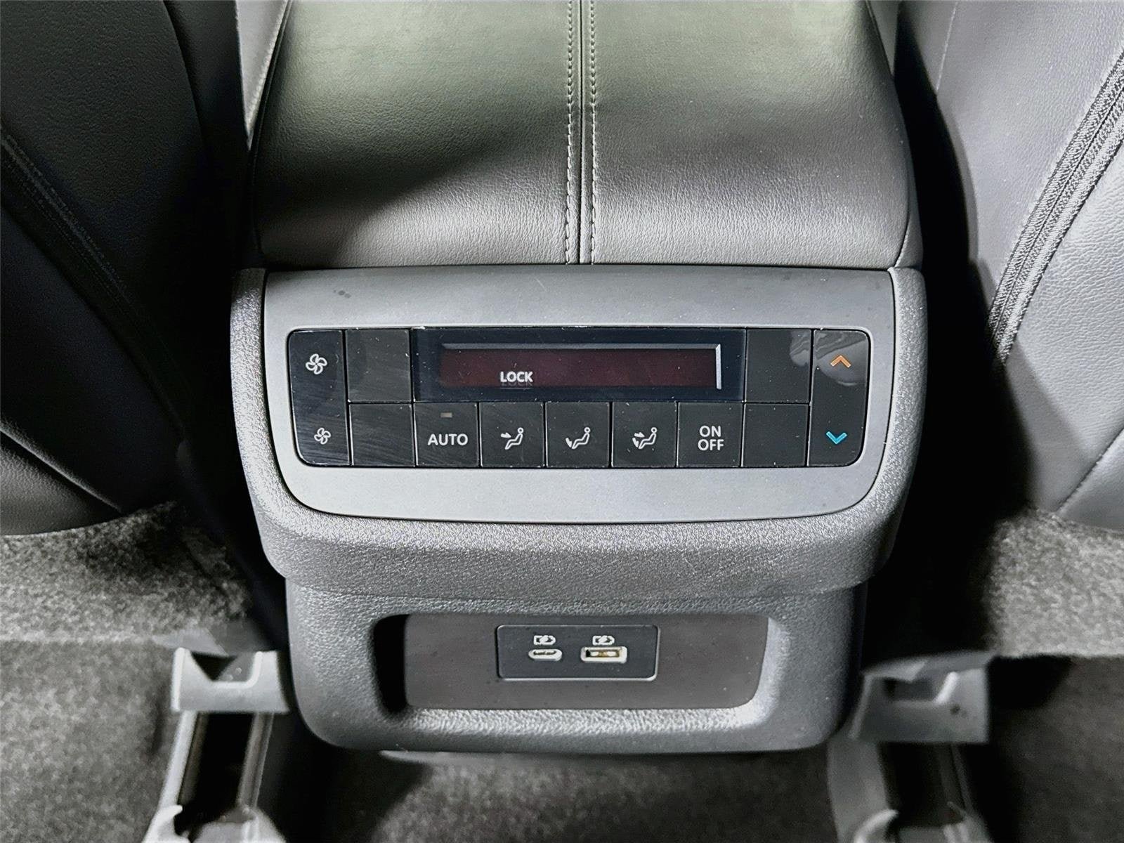 Used 2024 Nissan Pathfinder SL FWD image 25