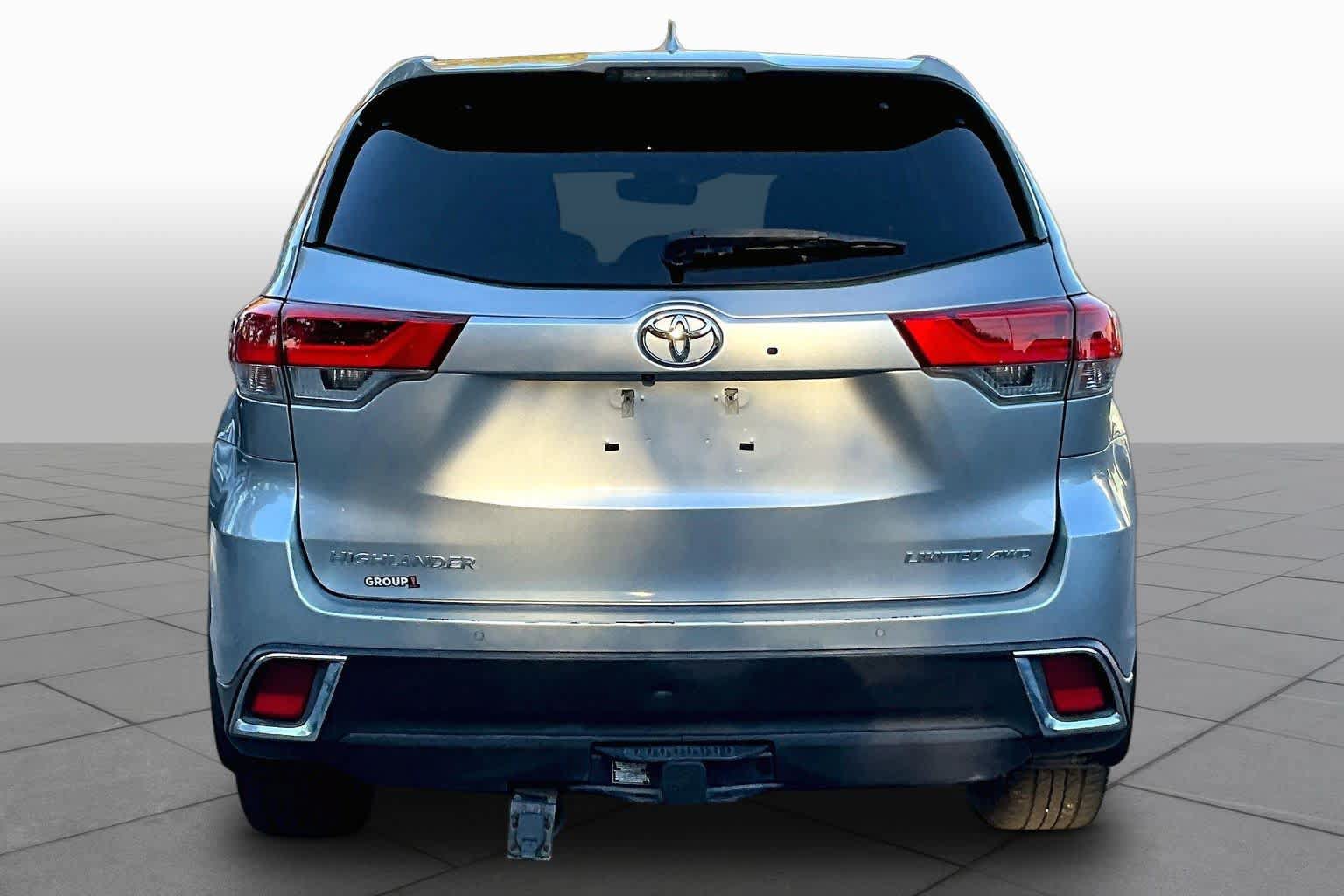 Certified 2018 Toyota Highlander Limited AWD/4WD image 5