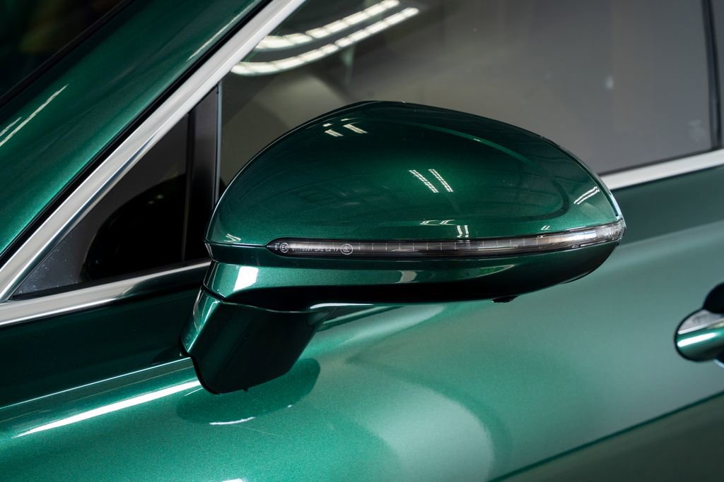 Used 2020 Bentley Flying Spur W12 image 23