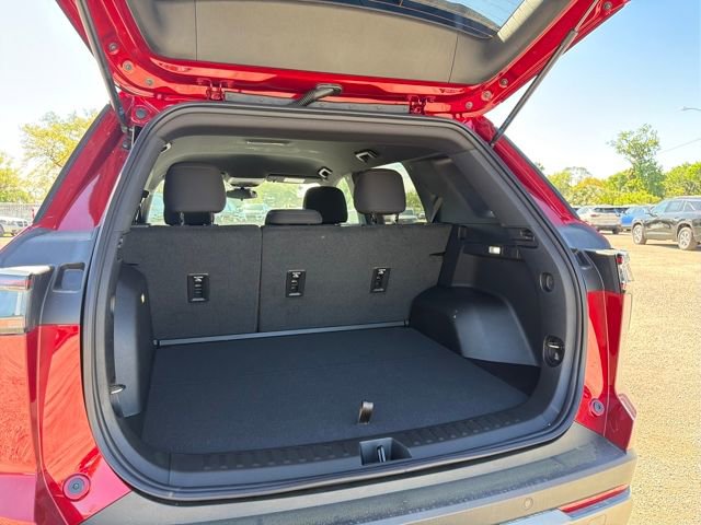 New 2026 Chevrolet Equinox LT w/ Midnight Edition FWD image 11