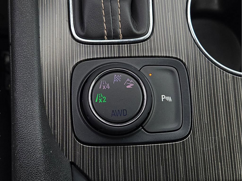 Used 2019 GMC Acadia SLT AWD/4WD image 16