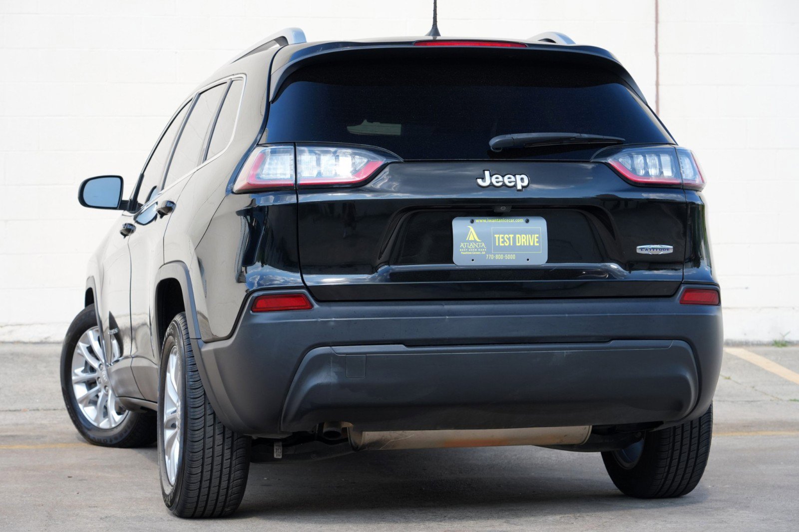 Used 2019 Jeep Cherokee Latitude w/ Popular Appearance Group FWD image 5