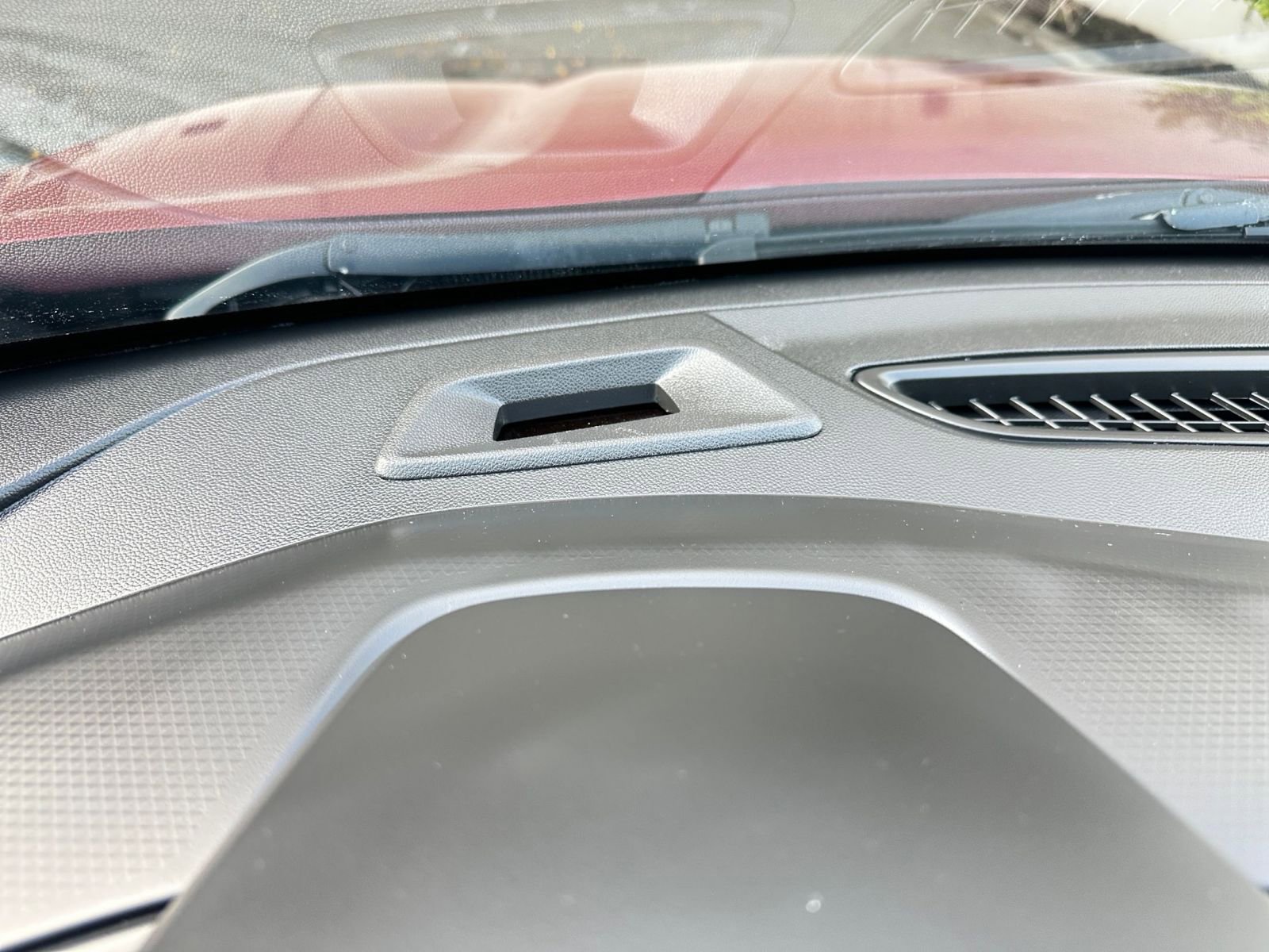 Used 2025 Chevrolet Trax LT image 34