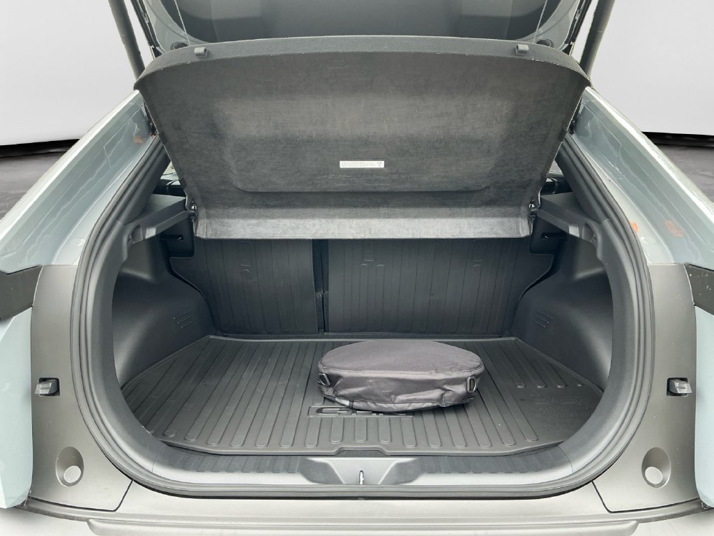 New 2026 Toyota C-HR AWD/4WD image 17