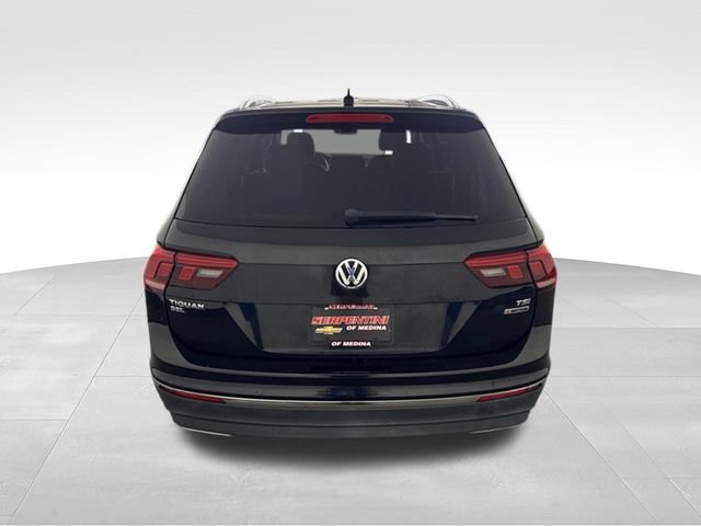 Used 2018 Volkswagen Tiguan SEL AWD/4WD image 8