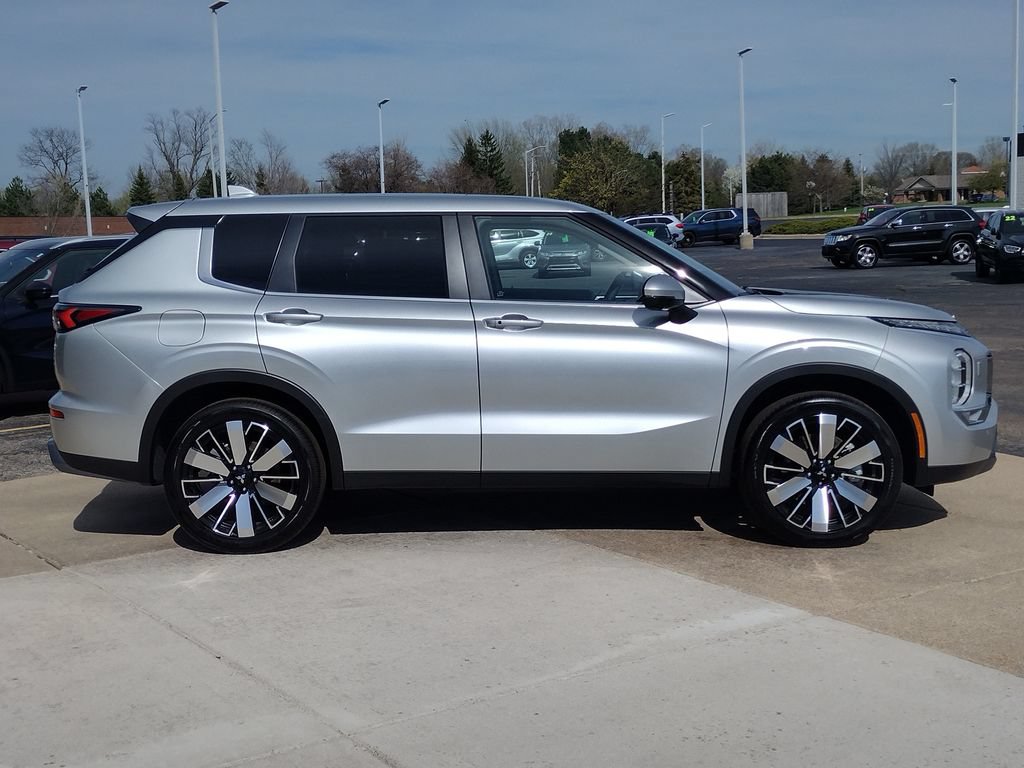 New 2026 Mitsubishi Outlander SE AWD/4WD image 15