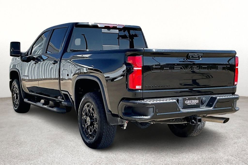 Used 2024 Chevrolet Silverado 2500 LT w/ Midnight Edition image 15