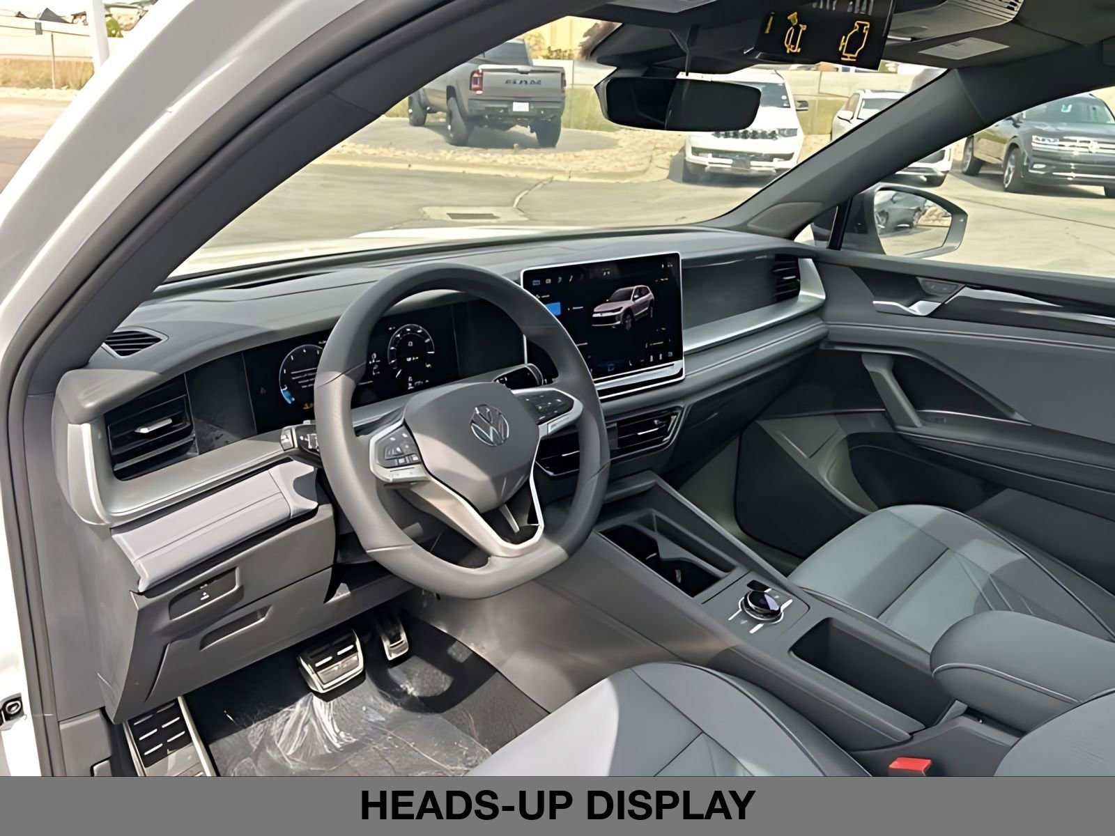 New 2026 Volkswagen Tiguan SE R-Line AWD/4WD image 18