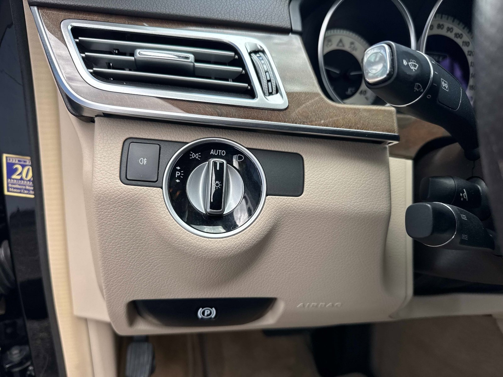 Used 2014 Mercedes-Benz E 350 Sedan image 31