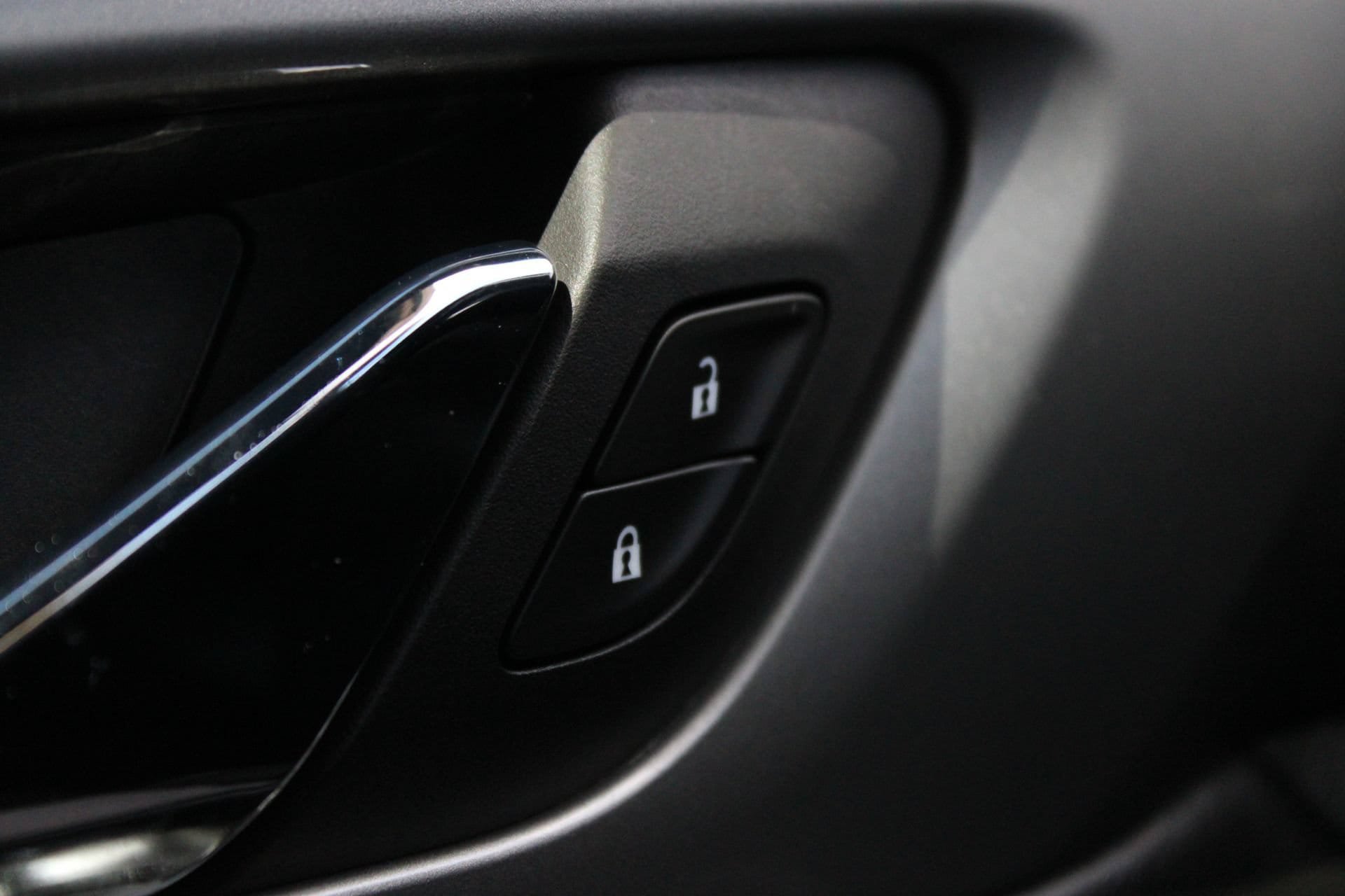 Used 2023 Chevrolet Traverse LT FWD image 24