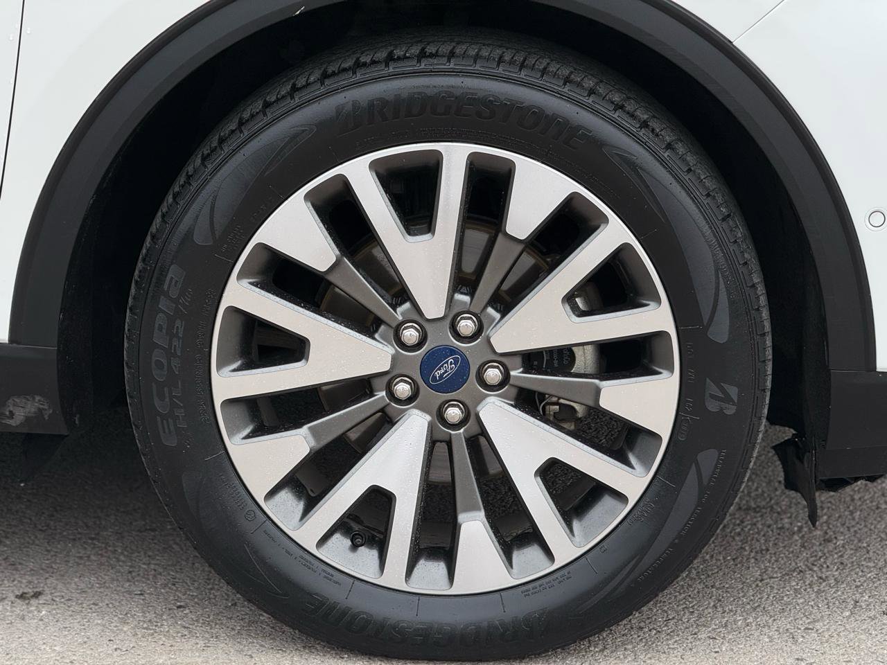 Used 2020 Ford Escape Titanium image 10