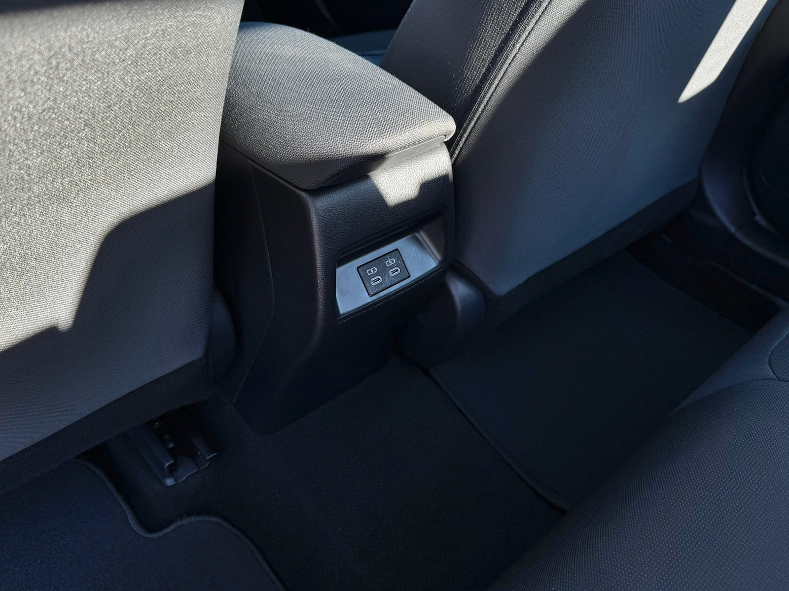 Used 2025 Toyota Corolla LE FWD image 27