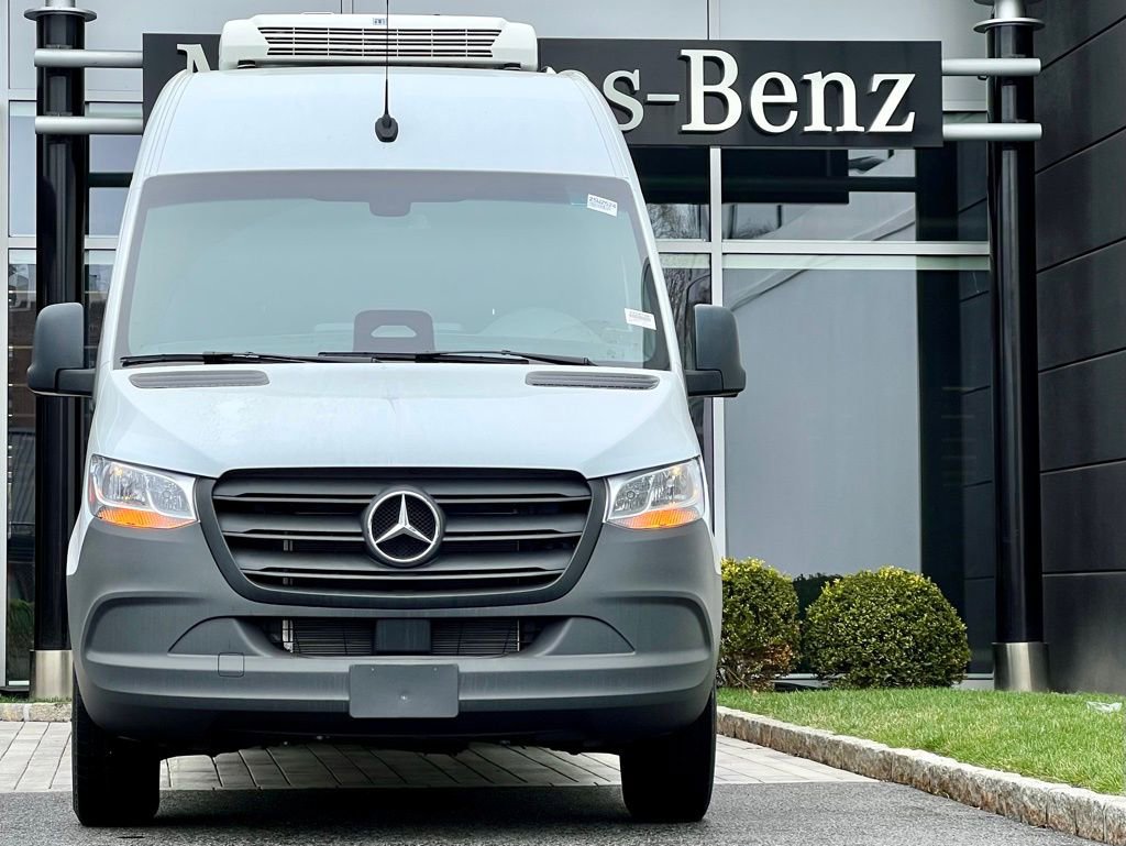 New 2025 Mercedes-Benz Sprinter 2500 image 2