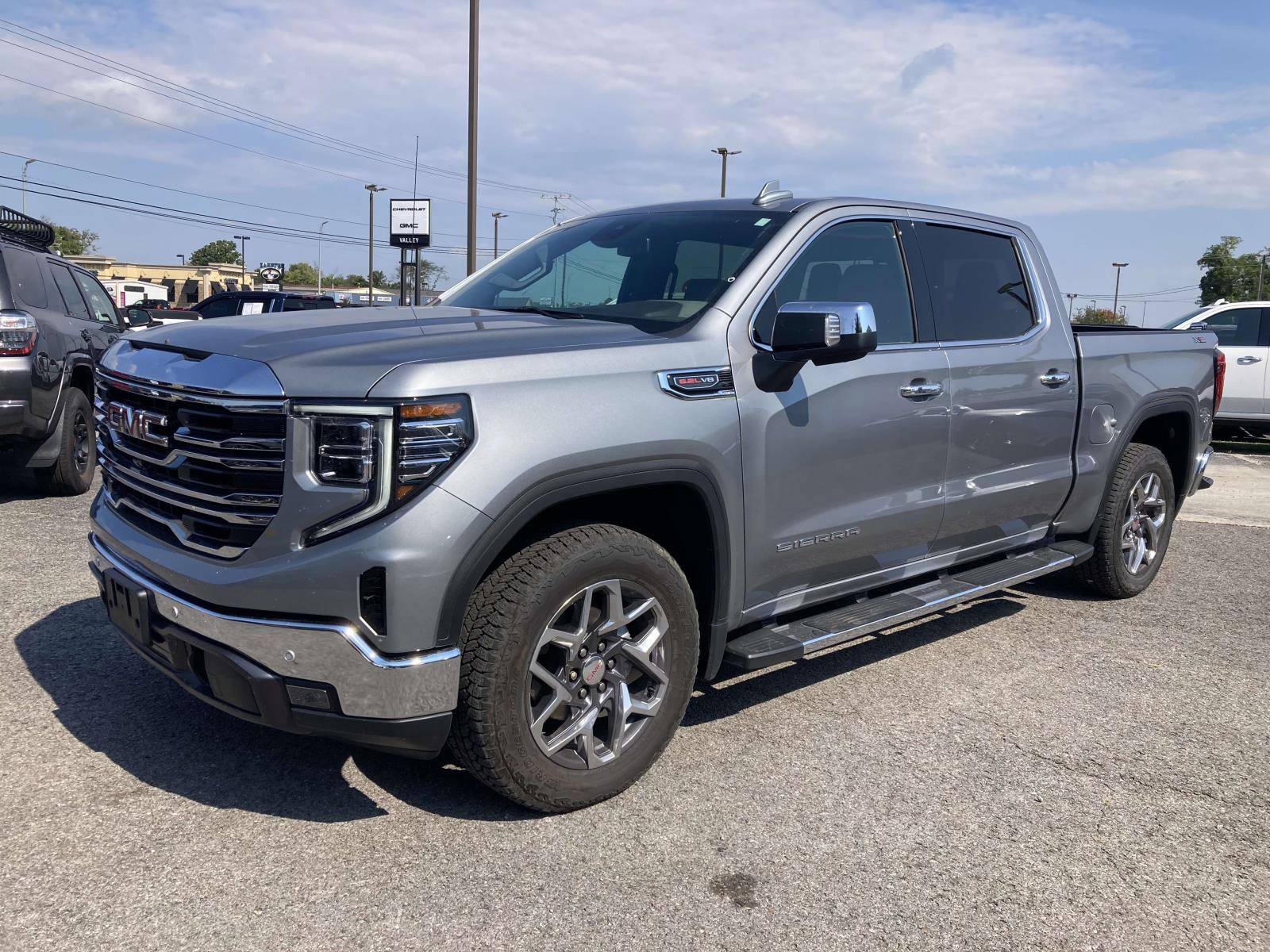 Used 2024 GMC Sierra 1500 SLT w/ SLT Premium Plus Package image 4