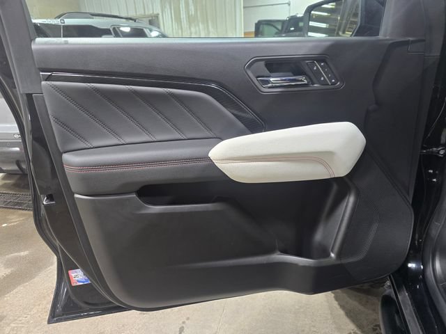 Used 2025 GMC Canyon AT4 w/ AT4X Package AWD/4WD image 14